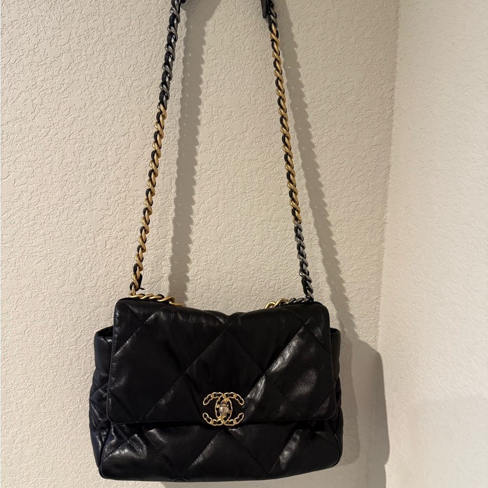 Chanel Lambskin Quilted Large Chanel 19 Flap Black (*Used good condition*) - Picture 3 of 6